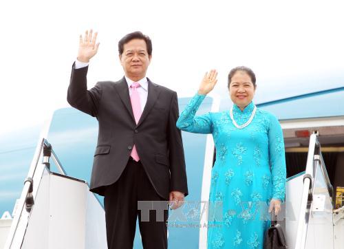 Thủ tướng bắt đầu chuyến thăm chính thức Malaysia ảnh 1